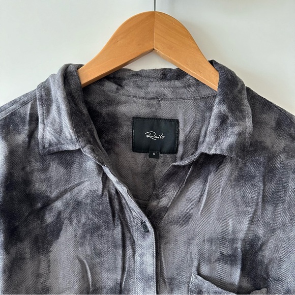 Rails • Hunter Charcoal Tie Dye Button Down Shirt - Picture 6 of 11